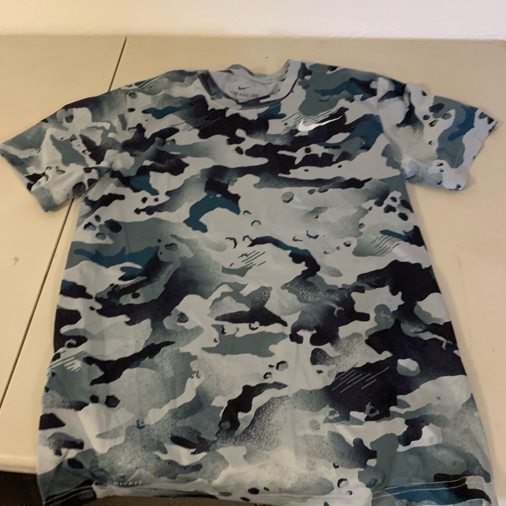 Nike camo drift